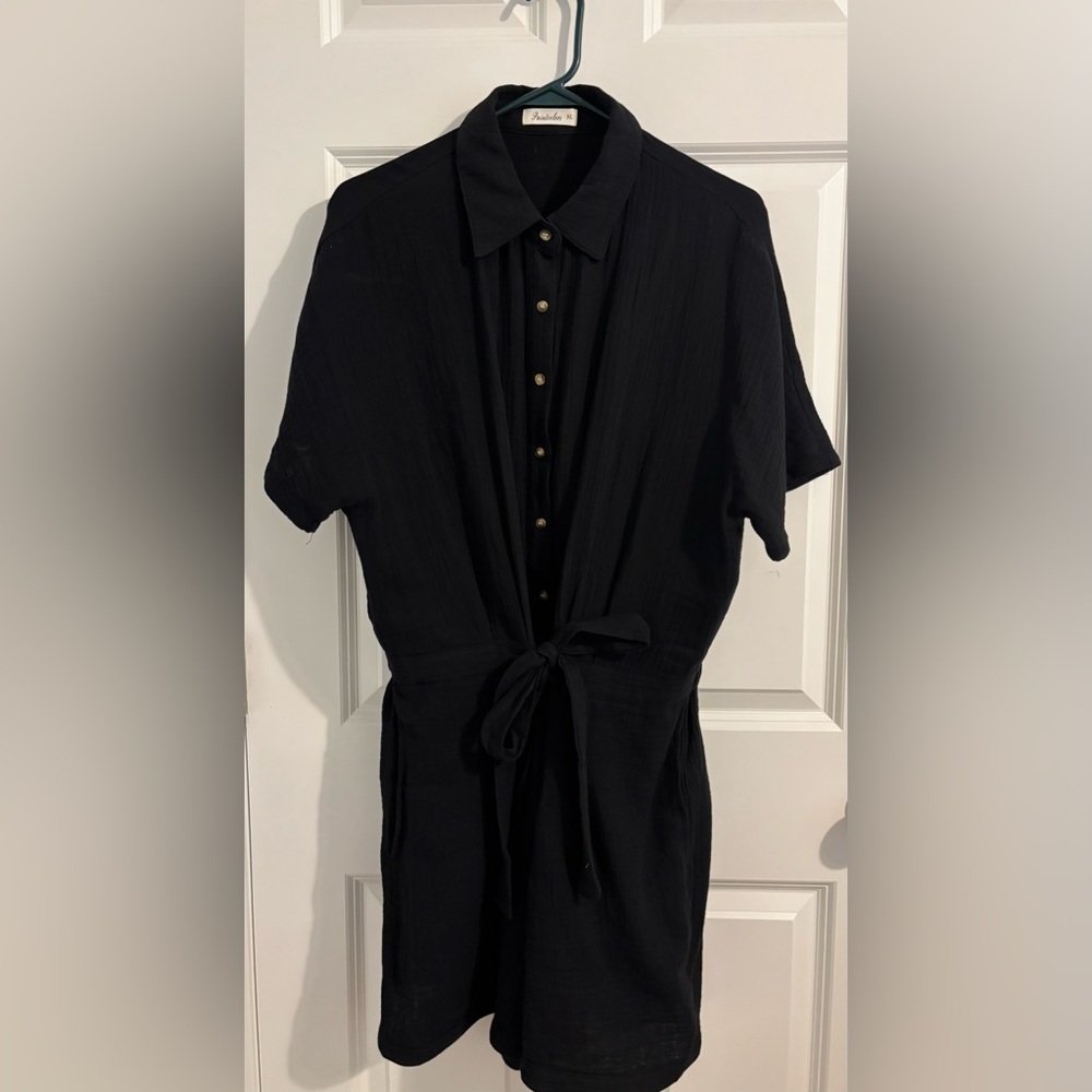 Black romper XL like new. Smoke free home.